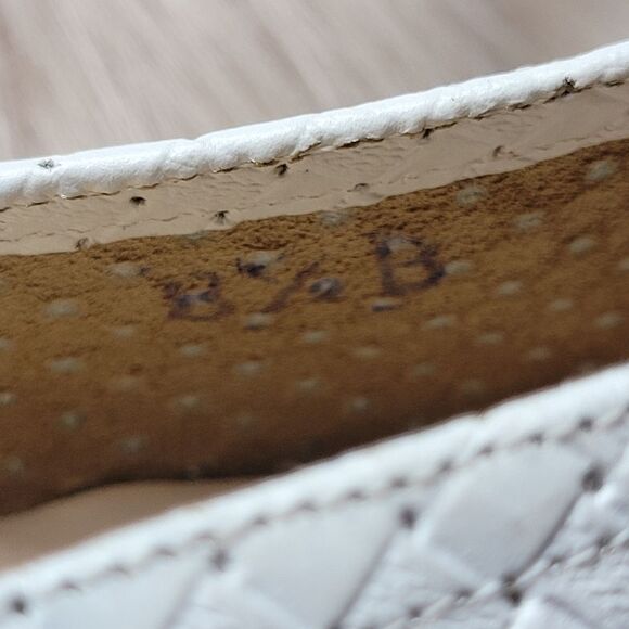 Salvatore Ferragamo White Leather Perfored Loafer Womens Shoes Size 8.5 - Picture 9 of 10